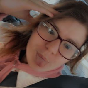 Meet your Posher, Stacie